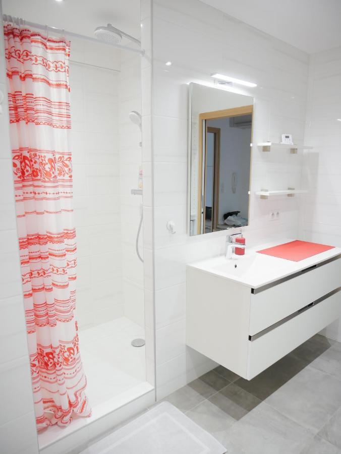 Superbe Appartement En Centre Ville Avec Terrasse Thonon-les-Bains Bagian luar foto